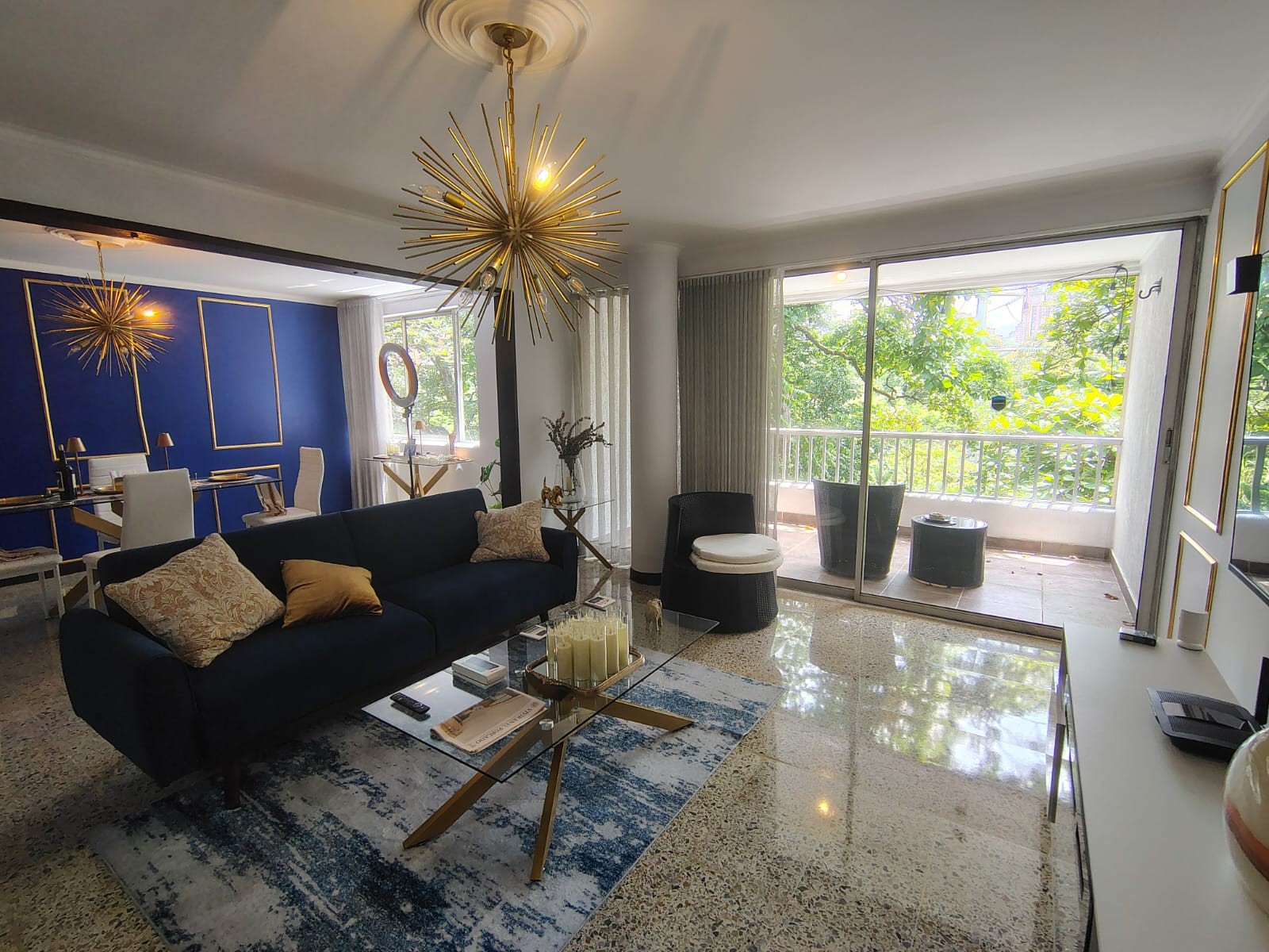 Apartamento en arriendo en El Poblado, Medellín · foto 2 de 18