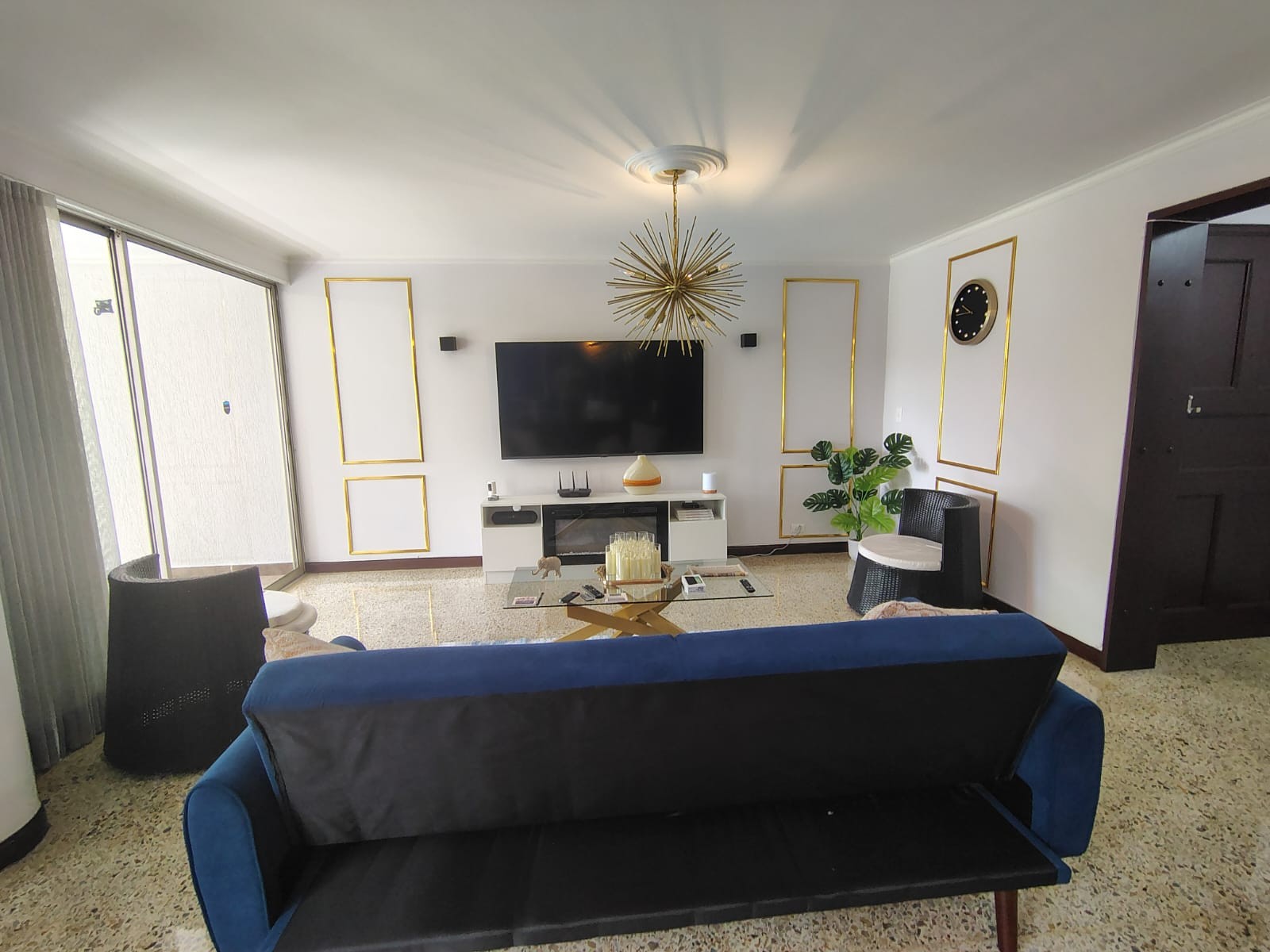 Apartamento en arriendo en El Poblado, Medellín · foto 3 de 18