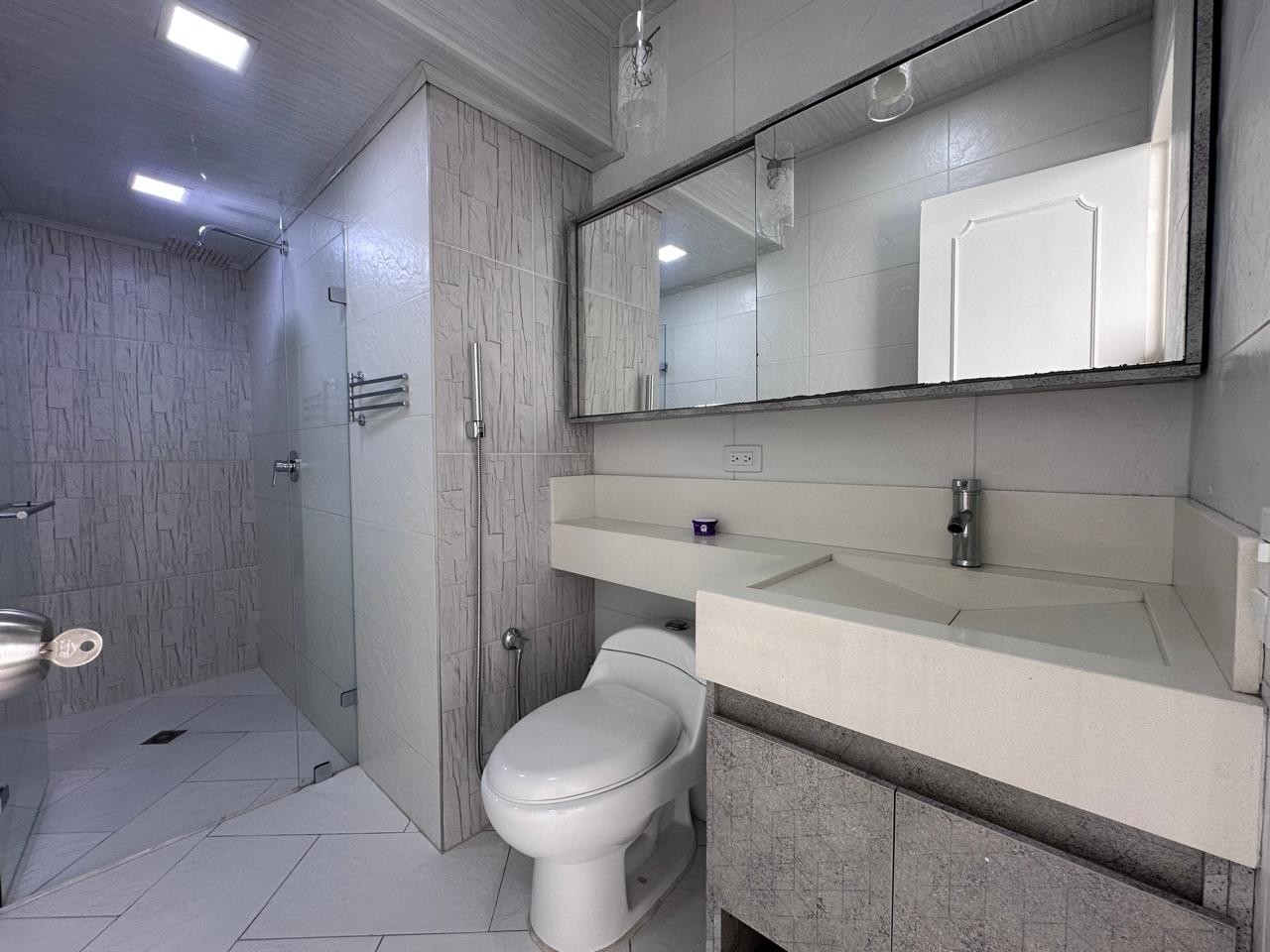 Casa en arriendo en Conquistadores, Medellín · foto 10 de 19