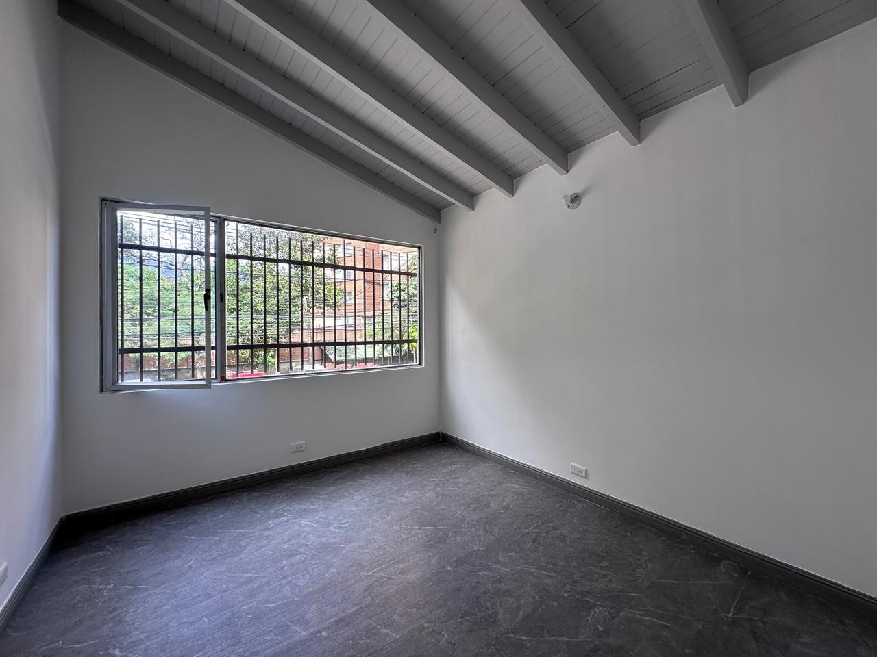 Casa en arriendo en Conquistadores, Medellín · foto 16 de 19