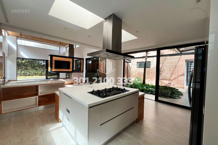 Casa de 5 alcobas en venta en Las Palmas, Envigado, 589 m² · foto 8 de 24
