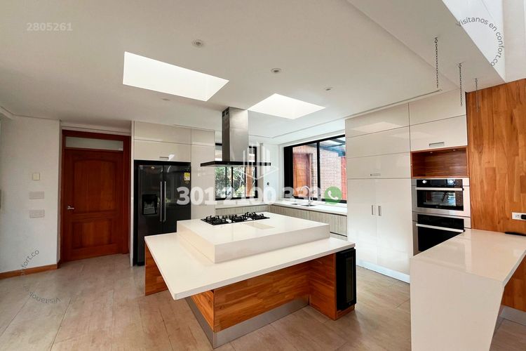 Casa de 5 alcobas en venta en Las Palmas, Envigado, 589 m² · foto 9 de 24