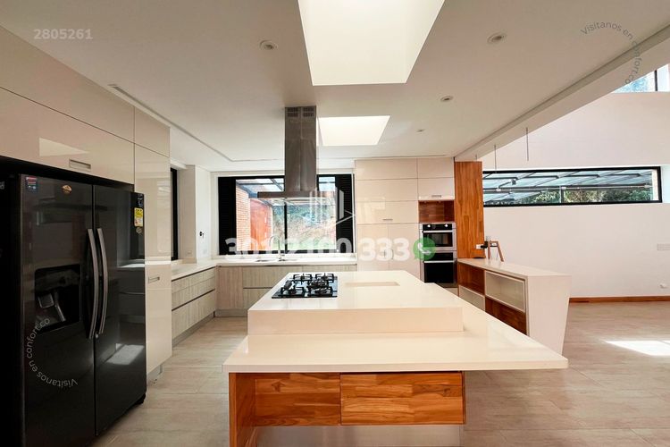 Casa de 5 alcobas en venta en Las Palmas, Envigado, 589 m² · foto 10 de 24