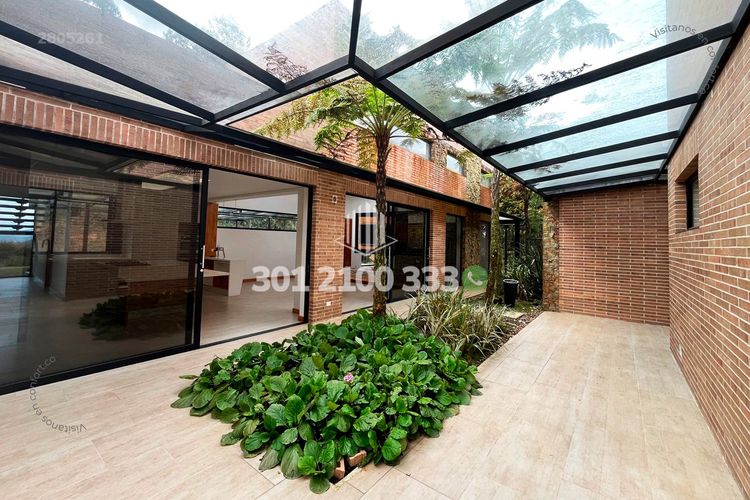 Casa de 5 alcobas en venta en Las Palmas, Envigado, 589 m² · foto 13 de 24