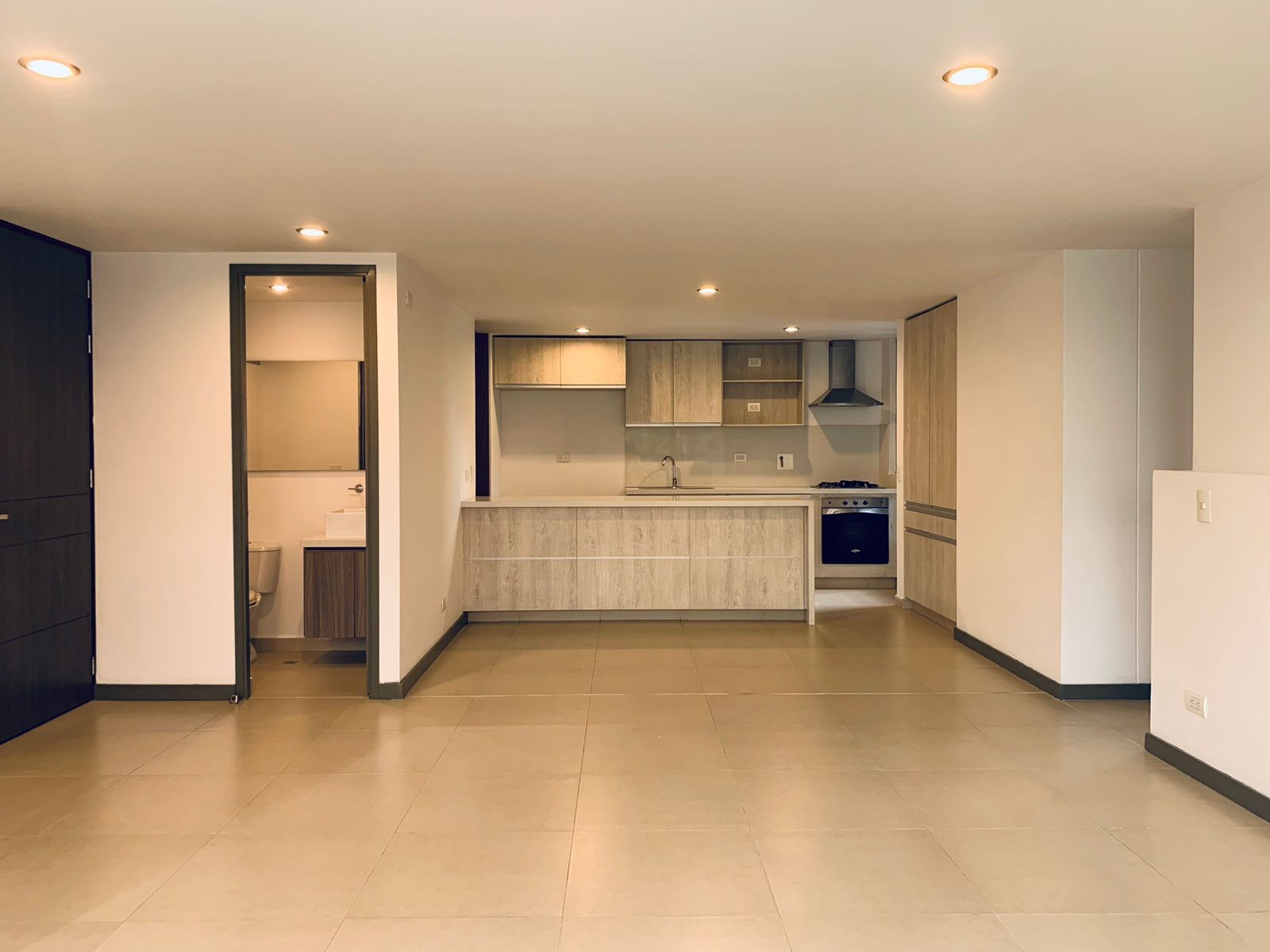 Apartamento en arriendo en La Pradera, Envigado · foto 5 de 16