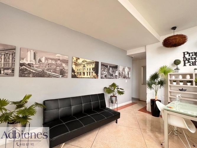 Casa de 5 alcobas en venta en Bolivariana, Medellín, 246 m² · foto 2 de 24