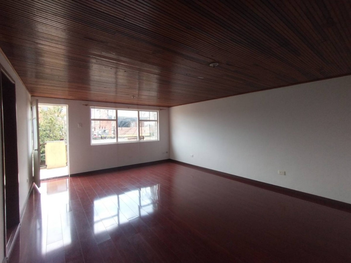 Casa en venta en Quinta Ramos, Bogotá · foto 3 de 21