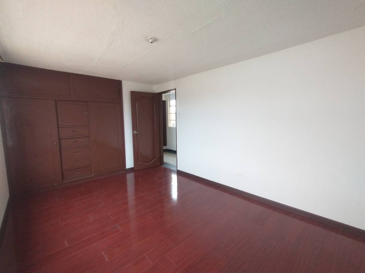 Casa en venta en Quinta Ramos, Bogotá · foto 8 de 21