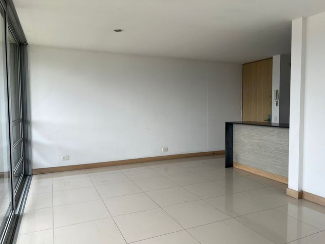 Apartamento de 3 alcobas en arriendo en El Poblado, Medellín, 95 m² · foto 3 de 17