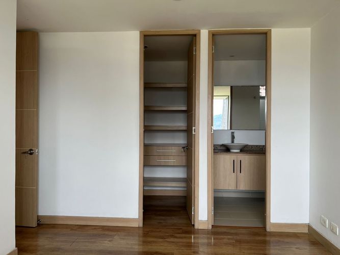 Apartamento de 3 alcobas en arriendo en El Poblado, Medellín, 95 m² · foto 12 de 17