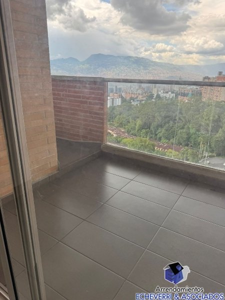 Apartamento en venta en El Poblado, Envigado · foto 3 de 18