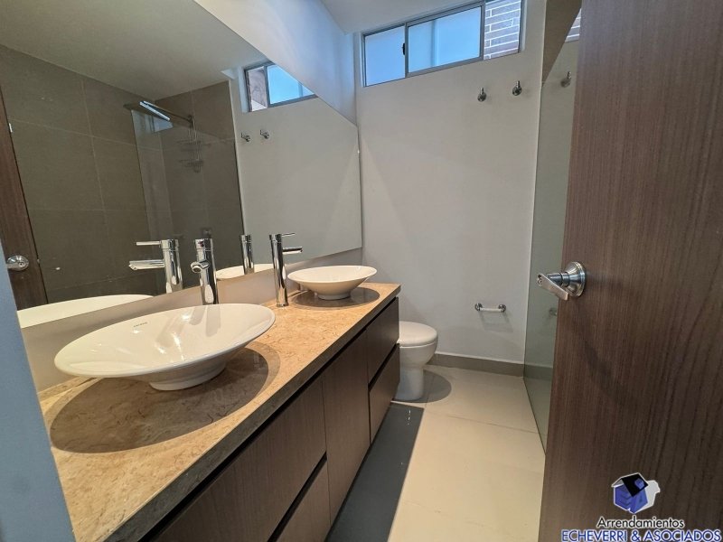 Apartamento en venta en El Poblado, Envigado · foto 5 de 18