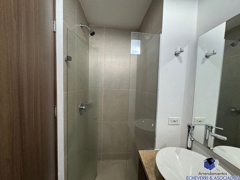 Apartamento en venta en El Poblado, Envigado · foto 9 de 18