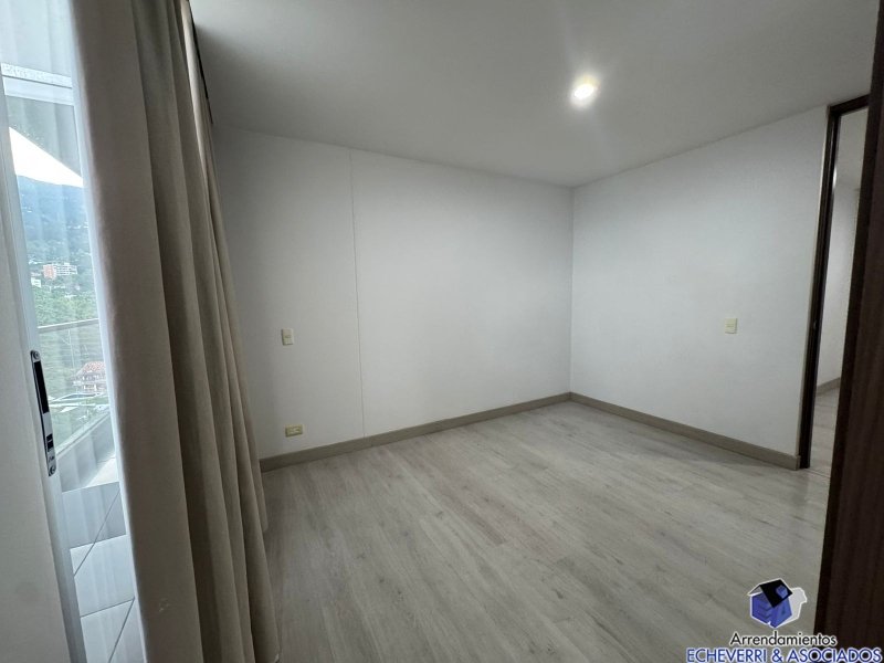 Apartamento en venta en El Poblado, Envigado · foto 10 de 18