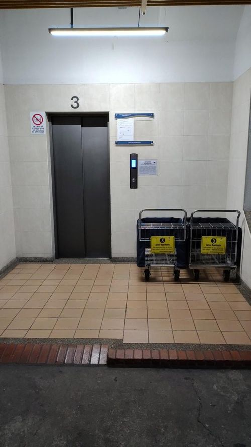 Apartamento de 4 alcobas en venta en Cr. Serranilla, Bogotá, 232 m² · foto 3 de 24