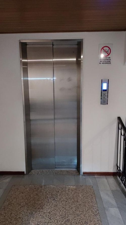 Apartamento de 4 alcobas en venta en Cr. Serranilla, Bogotá, 232 m² · foto 5 de 24