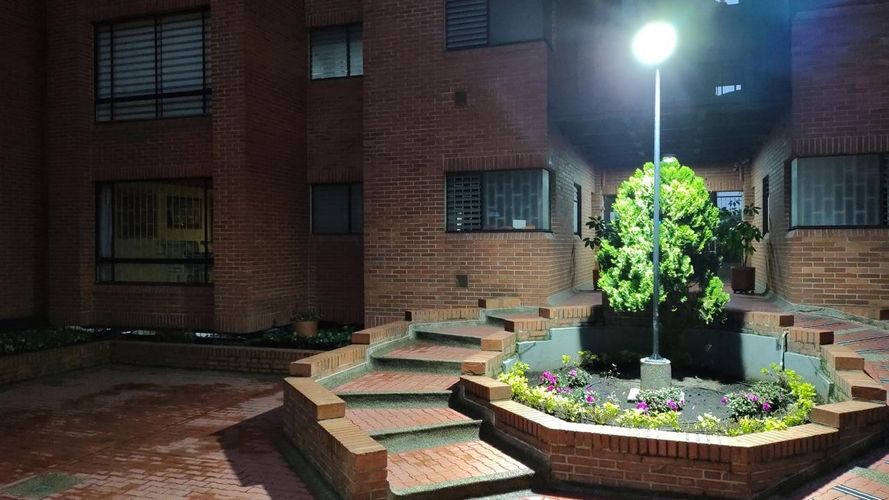 Apartamento de 4 alcobas en venta en Cr. Serranilla, Bogotá, 232 m² · foto 9 de 24
