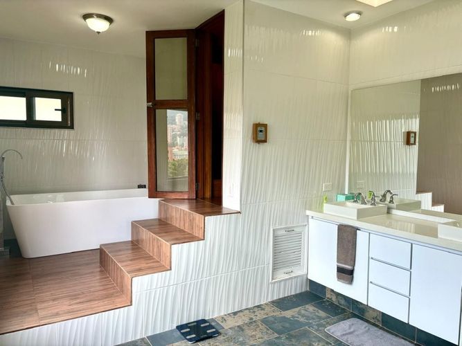 Apartamento de 3 alcobas en venta en La Florida, Medellín, 295 m² · foto 14 de 14