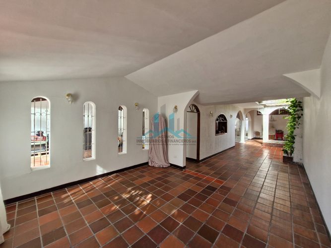 Casa de 4 alcobas en venta en Ub. Bavaria, Girardot, 400 m² · foto 10 de 15