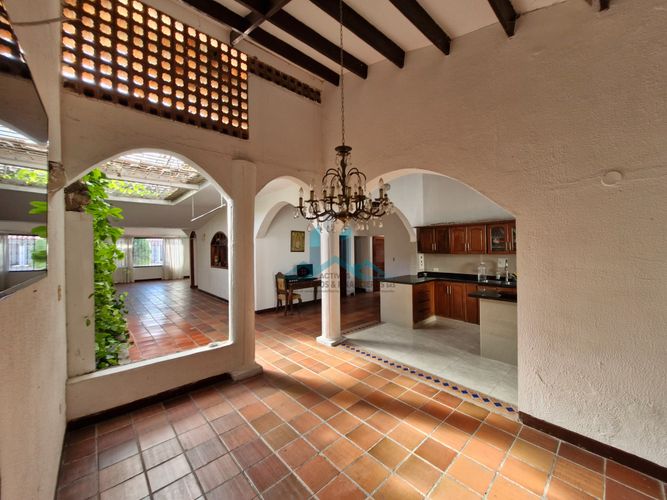 Casa de 4 alcobas en venta en Ub. Bavaria, Girardot, 400 m² · foto 4 de 15