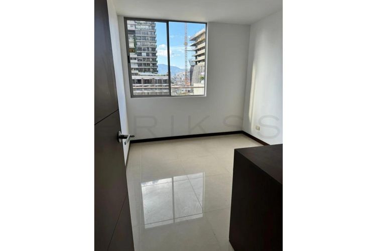 Apartamento de 2 alcobas en arriendo en Villa Carlota, Medellín, 91 m² · foto 5 de 11