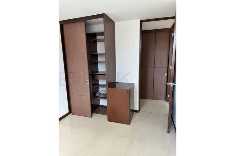 Apartamento de 2 alcobas en arriendo en Villa Carlota, Medellín, 91 m² · foto 10 de 11