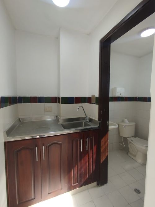 Oficina en arriendo en Cambulos, Pereira, 50 m² · foto 10 de 12