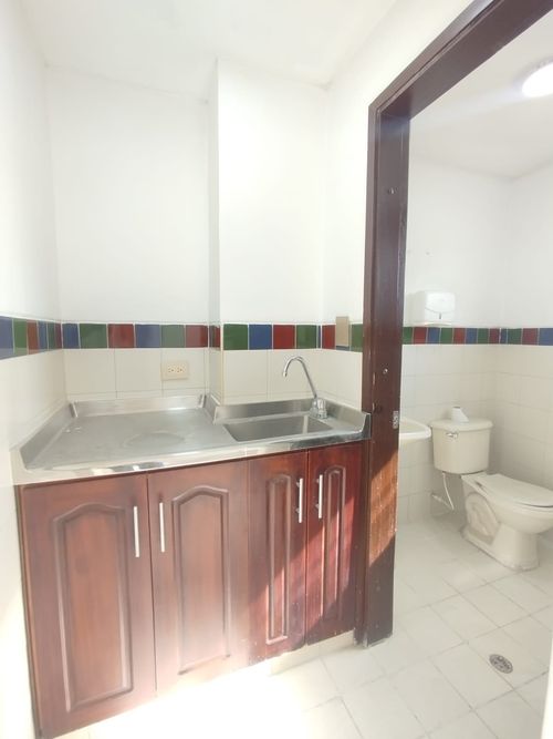 Oficina en arriendo en Cambulos, Pereira, 50 m² · foto 11 de 12
