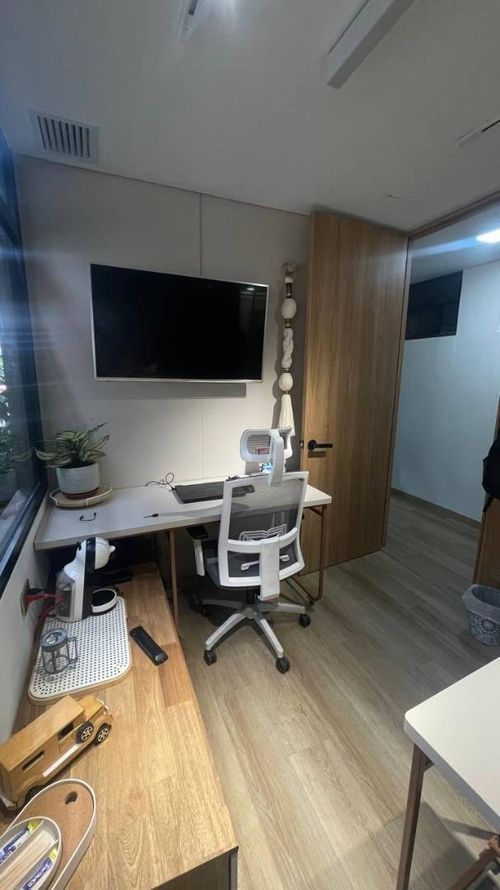 Oficina en venta en Los Colores, Medellín, 8 m² · foto 2 de 17