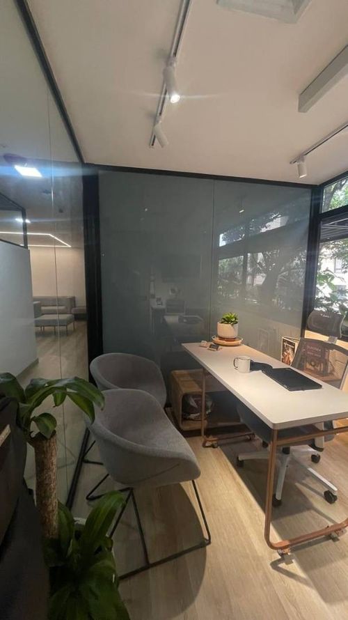 Oficina en venta en Los Colores, Medellín, 8 m² · foto 3 de 17