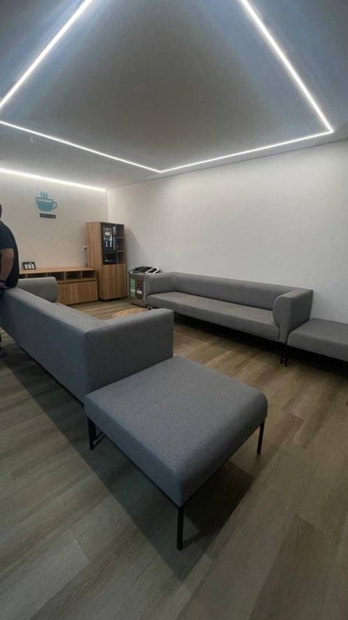 Oficina en venta en Los Colores, Medellín, 8 m² · foto 10 de 17