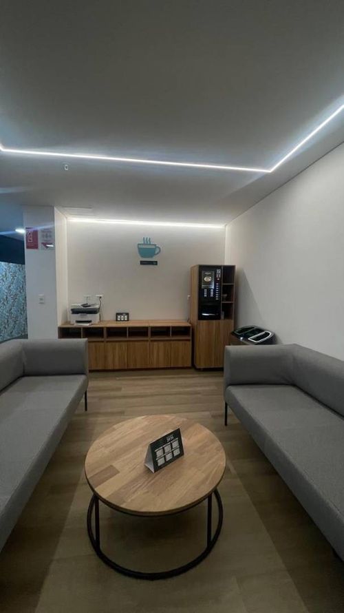 Oficina en venta en Los Colores, Medellín, 8 m² · foto 11 de 17