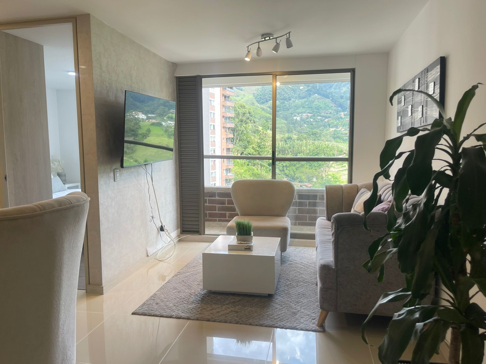 Apartamento en arriendo en Vereda La Doctora, Sabaneta · foto 3 de 19