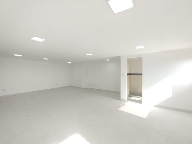 Oficina en arriendo en Cambulos, Pereira, 50 m² · foto 6 de 9
