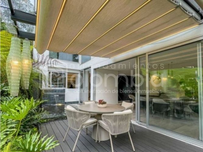 Casa de 4 alcobas en venta en Las Palmas, Medellín, 730 m² · foto 3 de 16