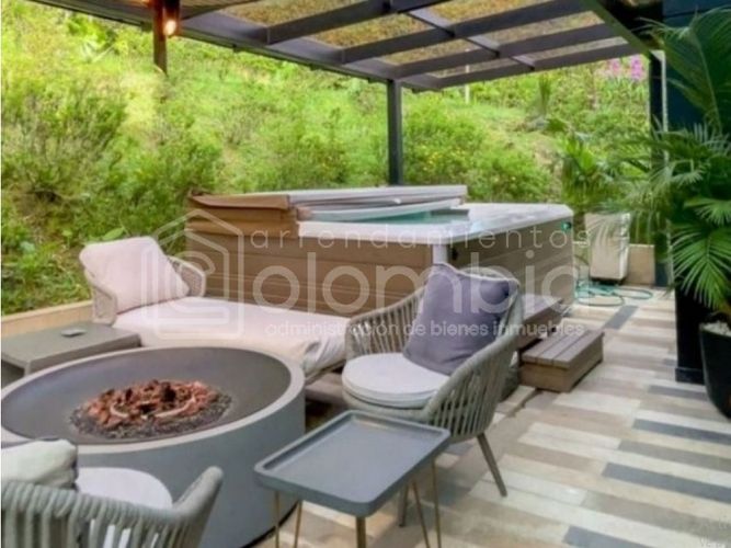 Casa de 4 alcobas en venta en Las Palmas, Medellín, 730 m² · foto 5 de 16