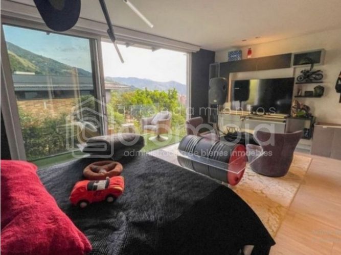 Casa de 4 alcobas en venta en Las Palmas, Medellín, 730 m² · foto 12 de 16