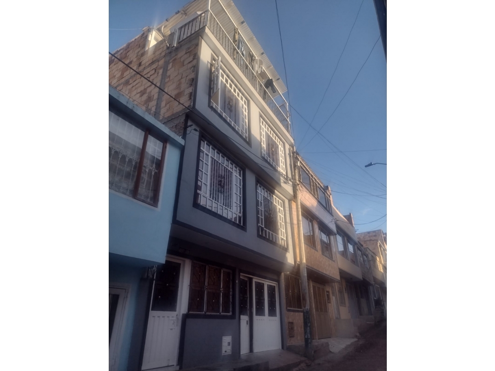 Casa en venta en La Comuna, Bogotá · foto 2 de 24