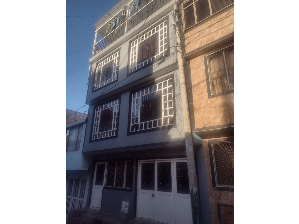 Casa en venta en La Comuna, Bogotá · foto 3 de 24