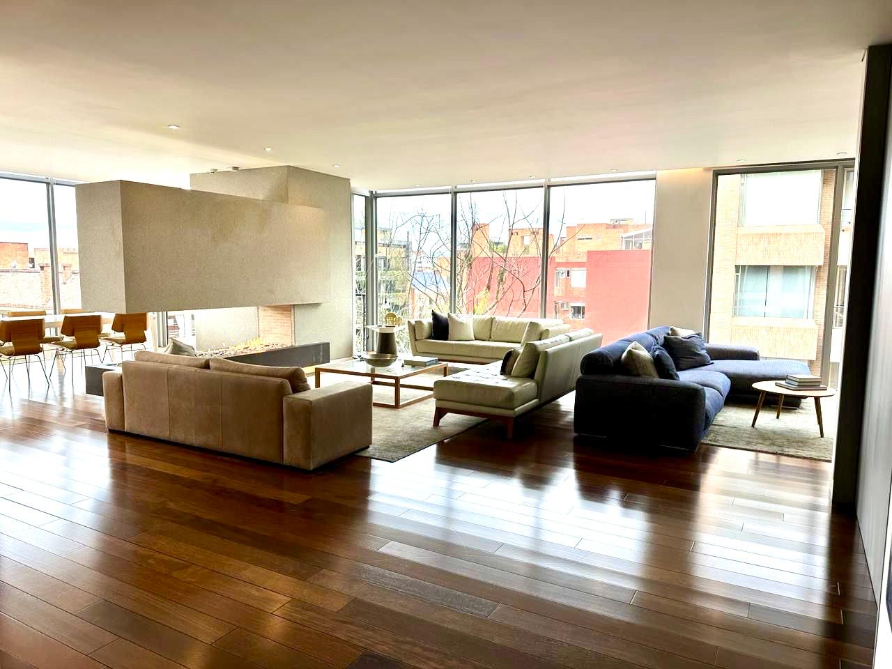 Apartamento en venta en Chico Norte, Bogotá · foto 2 de 16