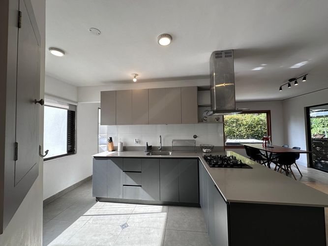 Casa de 3 alcobas en venta en El Poblado, Medellín, 300 m² · foto 2 de 20