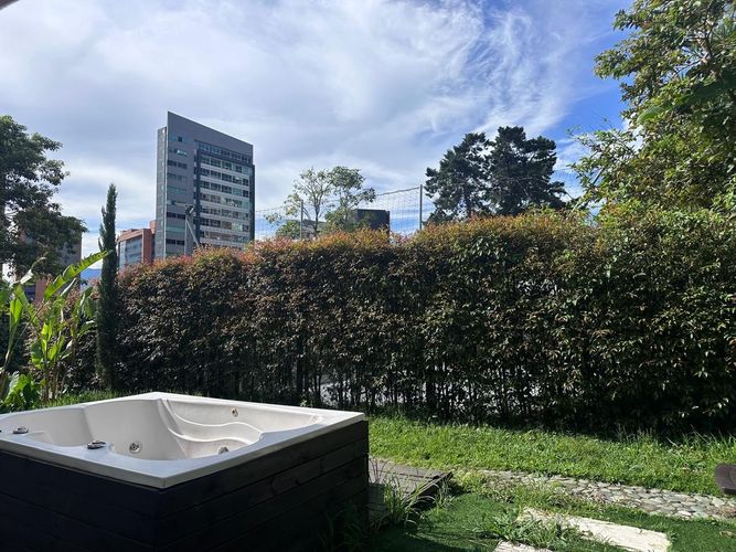 Casa de 3 alcobas en venta en El Poblado, Medellín, 300 m² · foto 20 de 20