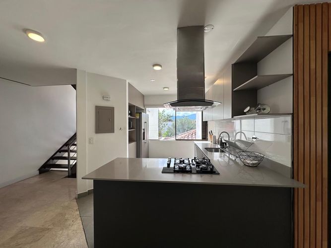 Casa de 3 alcobas en venta en El Poblado, Medellín, 300 m² · foto 4 de 20