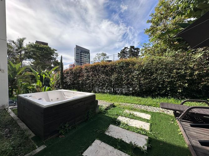 Casa de 3 alcobas en venta en El Poblado, Medellín, 300 m² · foto 18 de 20