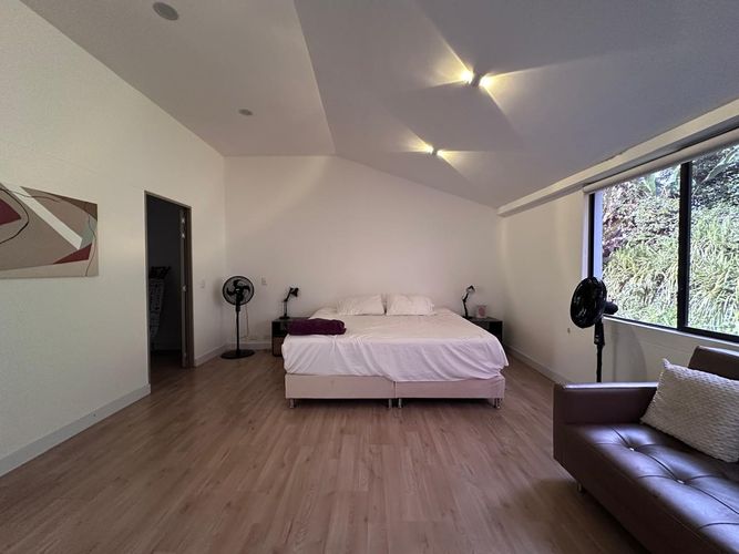Casa de 3 alcobas en venta en El Poblado, Medellín, 300 m² · foto 12 de 20