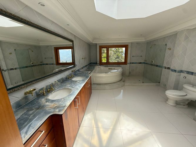Casa de 4 alcobas en venta en La Calera, Medellín, 578 m² · foto 17 de 24