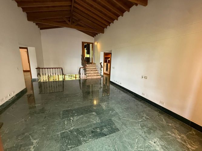 Casa de 4 alcobas en venta en La Calera, Medellín, 578 m² · foto 10 de 24