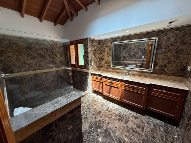 Casa de 4 alcobas en venta en La Calera, Medellín, 578 m² · foto 7 de 24