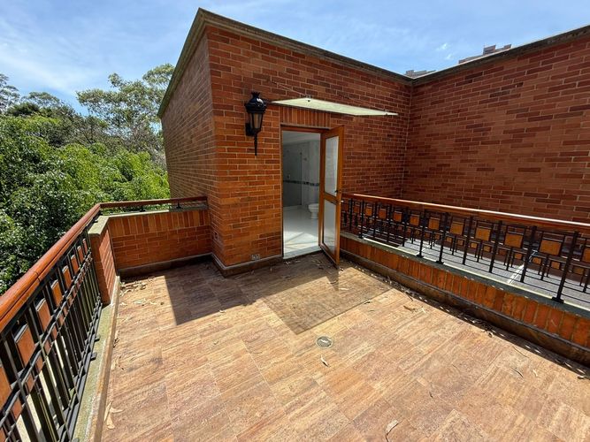 Casa de 4 alcobas en venta en La Calera, Medellín, 578 m² · foto 14 de 24