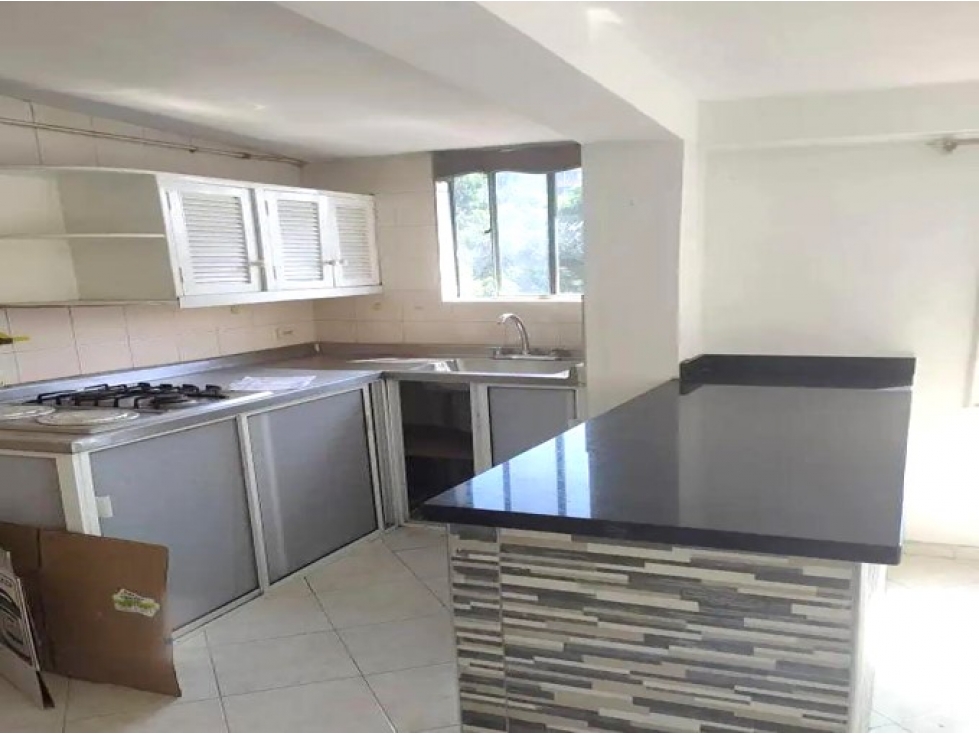 Apartamento en venta en San javier, Medellín 2